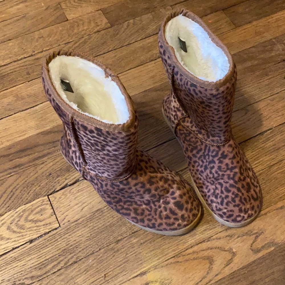 Women’s Dawgs winter boots!